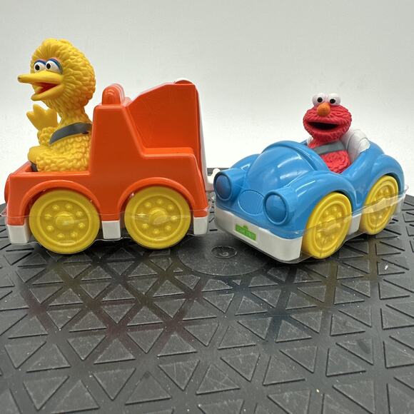 4 Sesame Street Big Bird Elmo Cookie Monster Bakery Crafts 2010 Cake Toppers - Picture 5 of 6